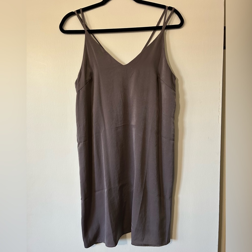 Grey mini dress from Nordstrom. In great condition no tags, but never worn.